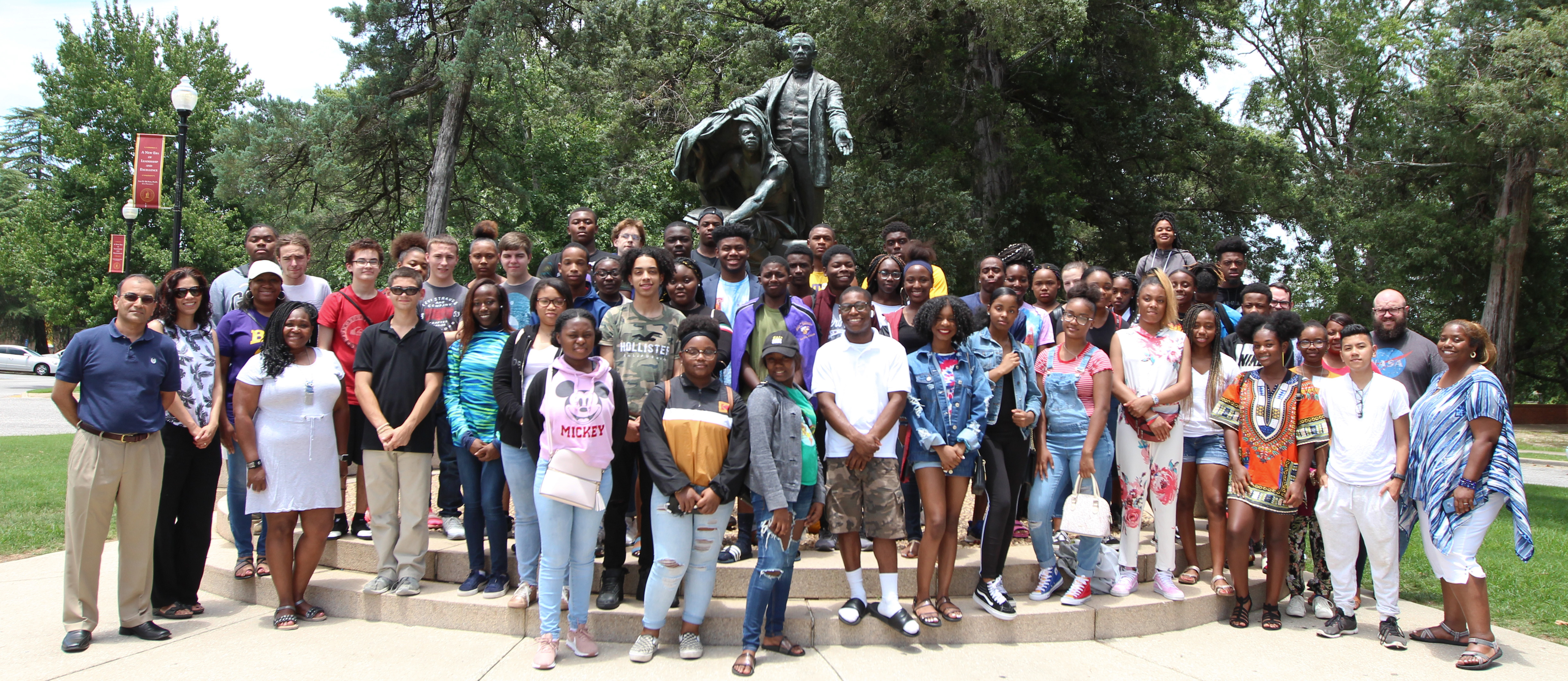Group picture of students in the 2019 Builders Academy