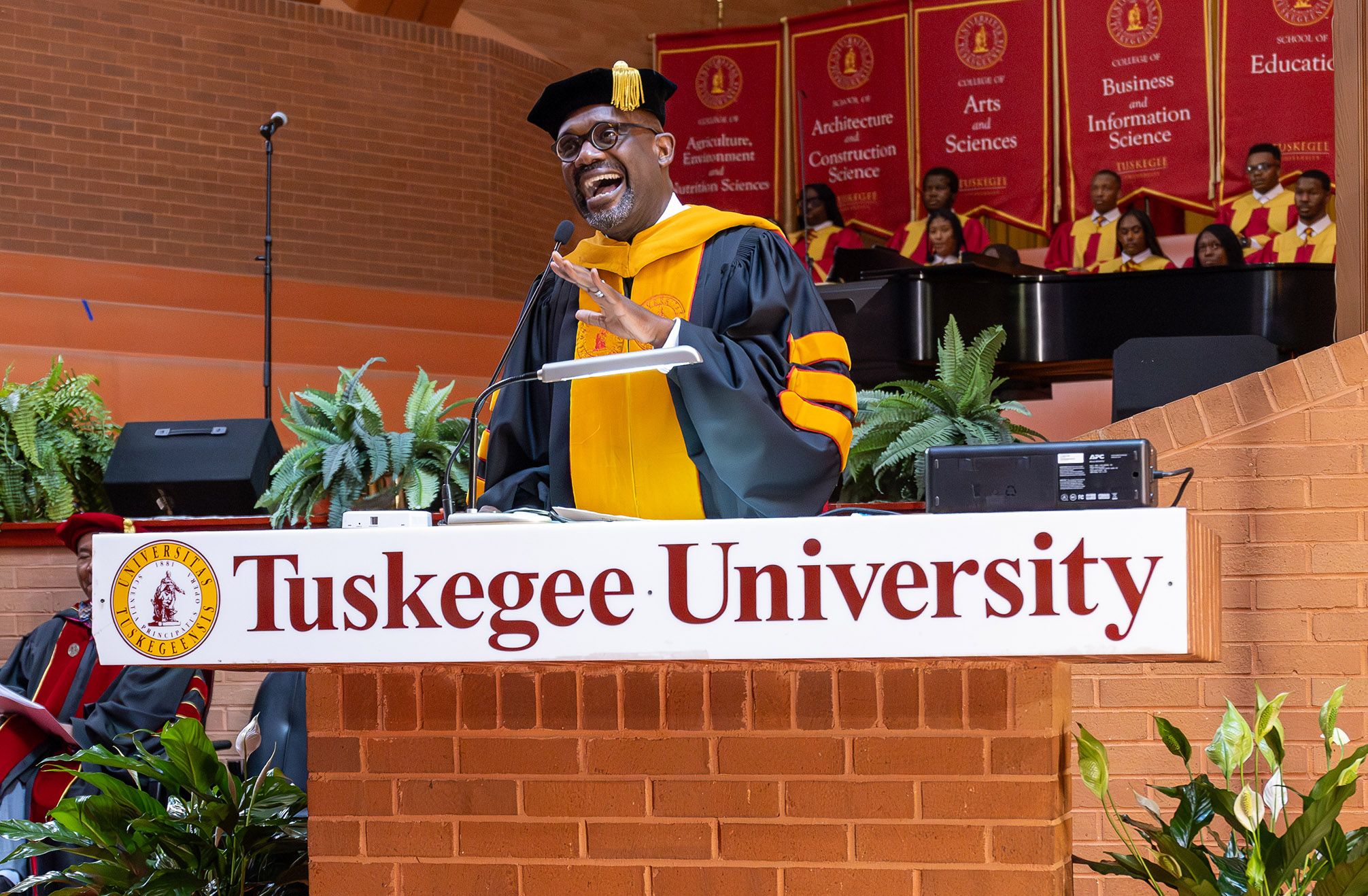 Rev. William Lamar IV speaks to the audience during Fall Convocation.
