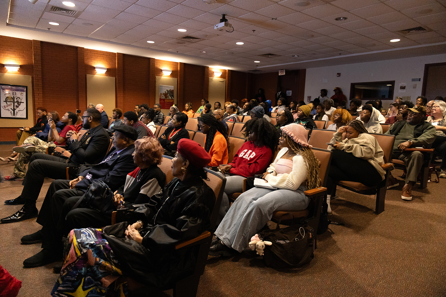 Audience listens to Ambassador Andrew Young.