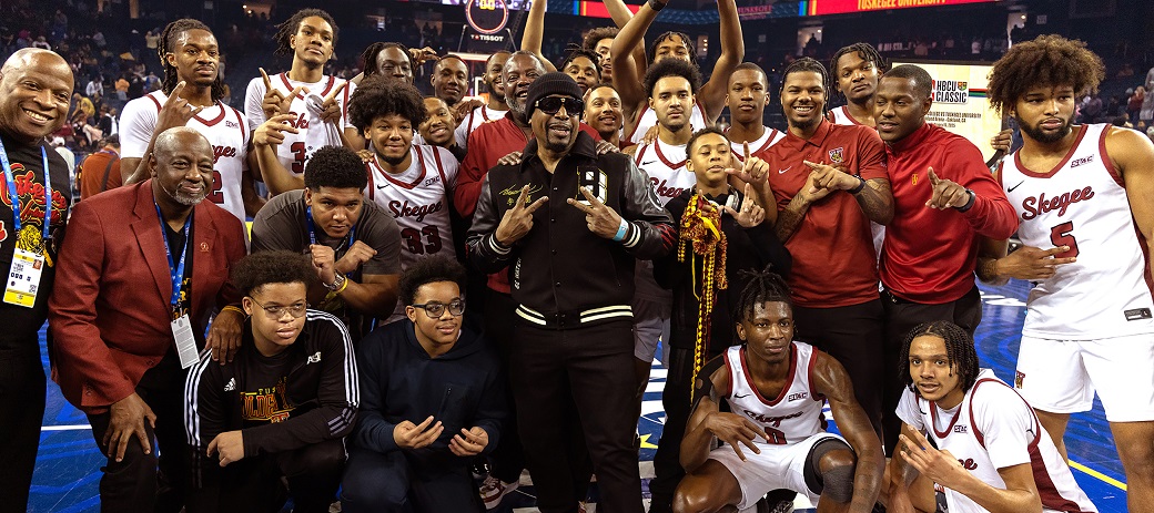 TU Basketball Team with MC Hammer