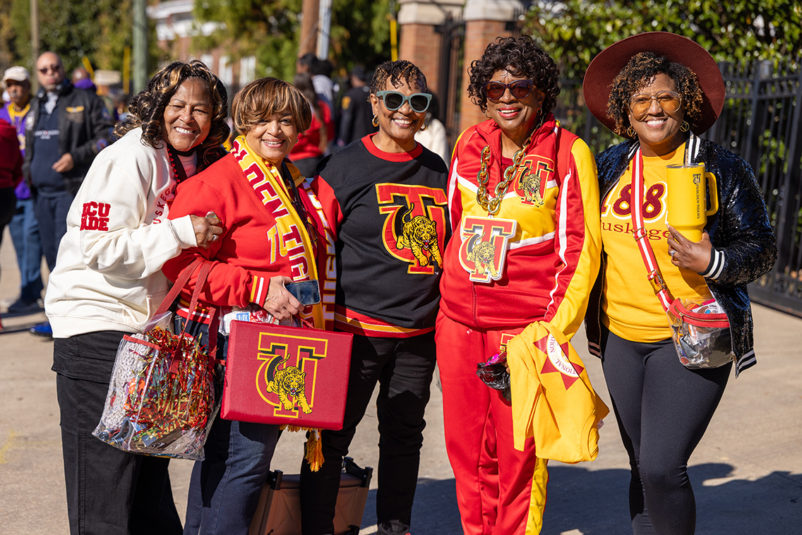 TU alumni at the Homecoming parade 2025