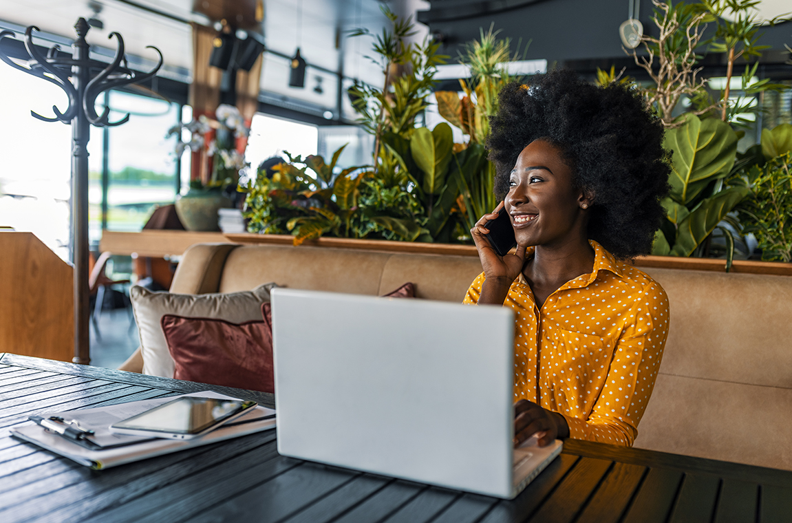 A virtual learning female student with laptop