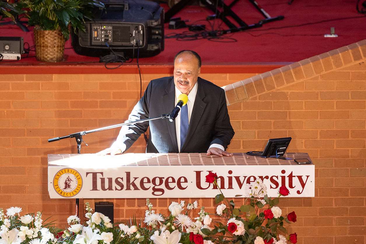 Martin King III gives remarks during the funeralservice.