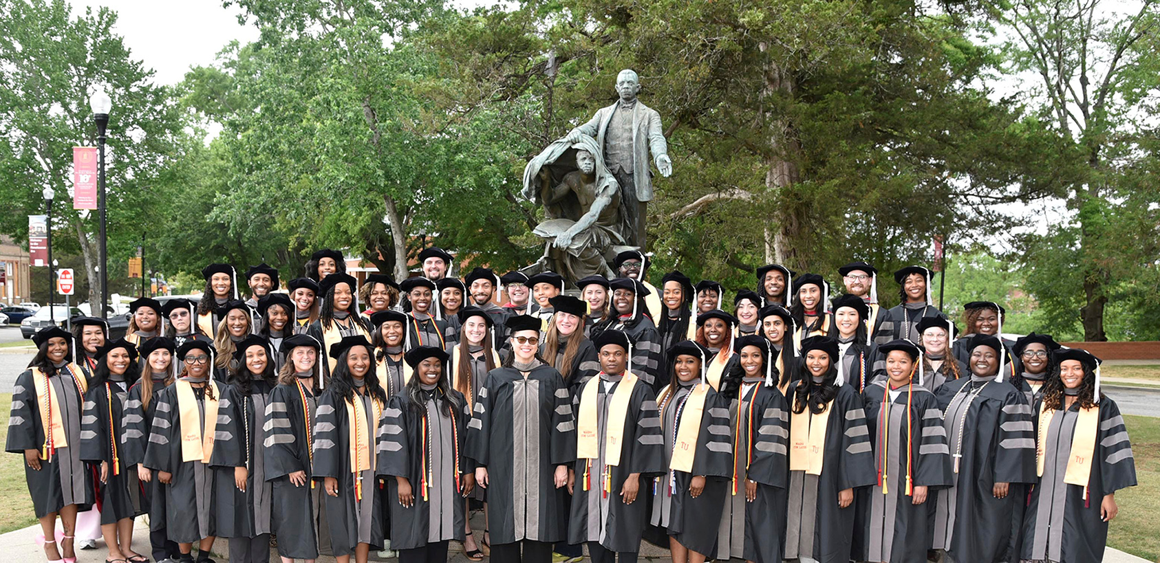 Group picture of College of Veterinary Medicine Class of 2026