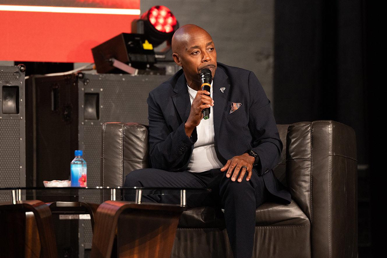 Hollywood producer Will Packer speaking to students